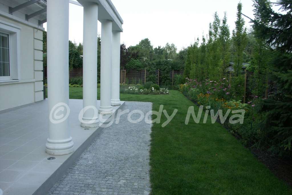 Ogród nowoczesny w Nowej Wsi